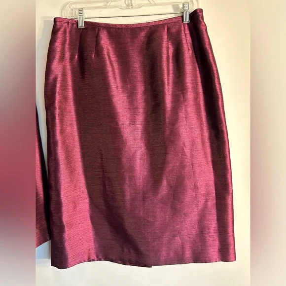 Le Suit Burgundy Skirt Set - Picture 8 of 10